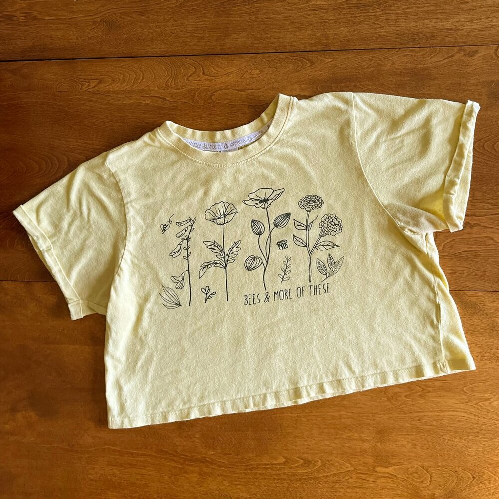 Recycled Threads honeybee garden crop tee M